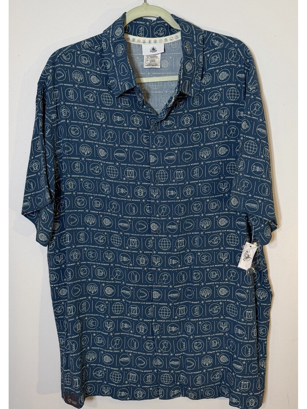 NWTS Disney Vacation Club Member Shirt Resort Icons Print Blue Button Down Large